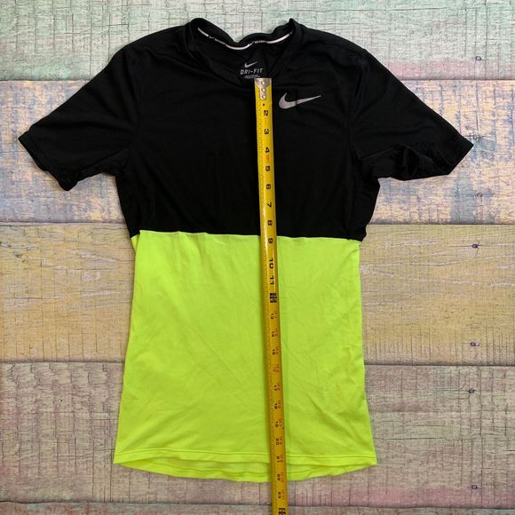 Nike Dri Fit Women's Short Sleeve Running Shirt XS - Picture 7 of 7